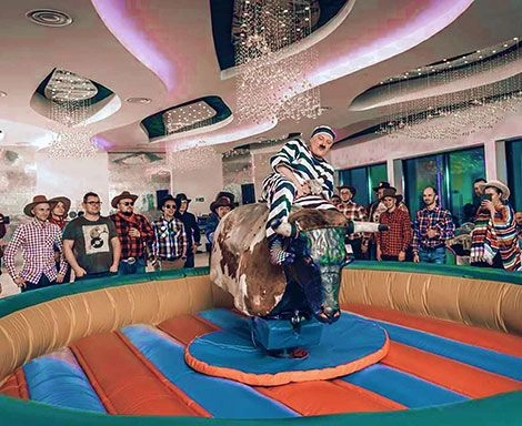 Wynajem Byka Rodeo w Łodzi - PARTY LAND
